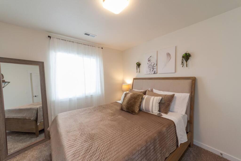 Willa Modern Decor & Style King Bed Wifi With Garage Spokane Zewnętrze zdjęcie
