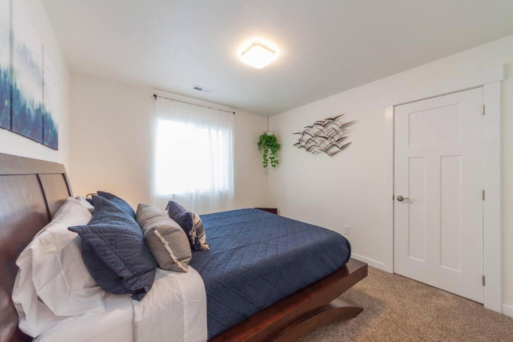 Willa Modern Decor & Style King Bed Wifi With Garage Spokane Zewnętrze zdjęcie